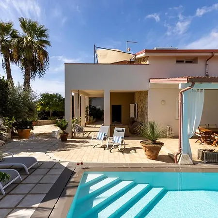 Zamia Con Piscina * Санта-Мария-дель-Фокалло