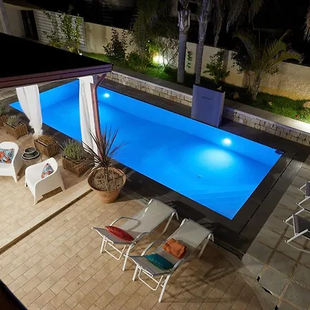 Zamia Con Piscina * Санта-Мария-дель-Фокалло