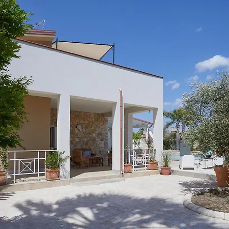 Villa Zamia Con Piscina Santa Maria Del Focallo
