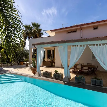 Zamia Con Piscina Villa